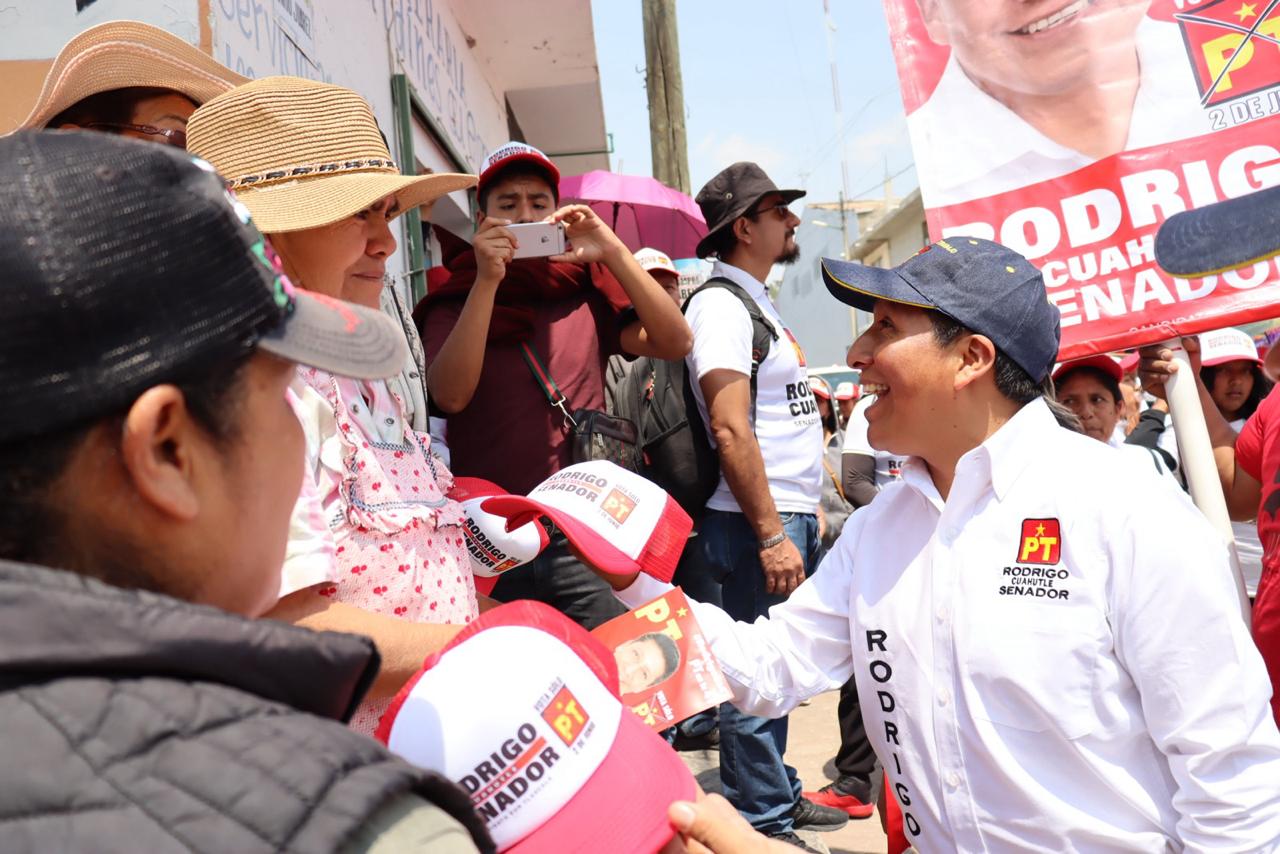 Rodrigo Cuahutle trabajará por el bienestar de Tlaxcala, afirmó en Tequexquitla